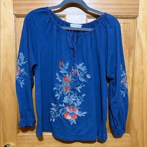 Solitaire Anthropologie Blue Top with Floral Embroidery, Size Large